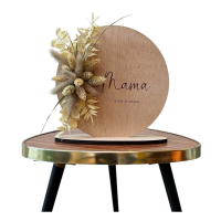 Gesloten ring met gedroogde bloemen