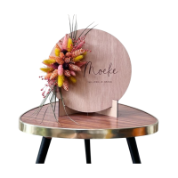 Gesloten ring met gedroogde bloemen