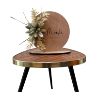 Gesloten ring met gedroogde bloemen