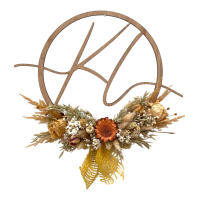 Open ring met gedroogde bloemen