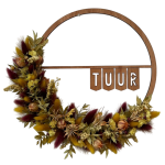 Open ring met gedroogde bloemen